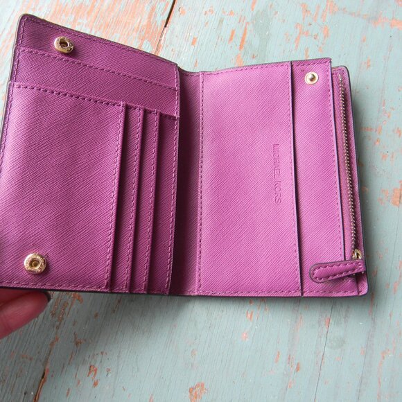 MICHAEL KORS PURPLE SAFFIANO MEDIUM CARD CASE SNAP COMPACT WALLET - Picture 3 of 6